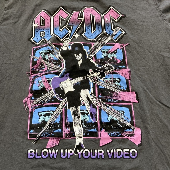 AC/DC Women’s Short Sleeve Graphic T-Shirt - Picture 2 of 3